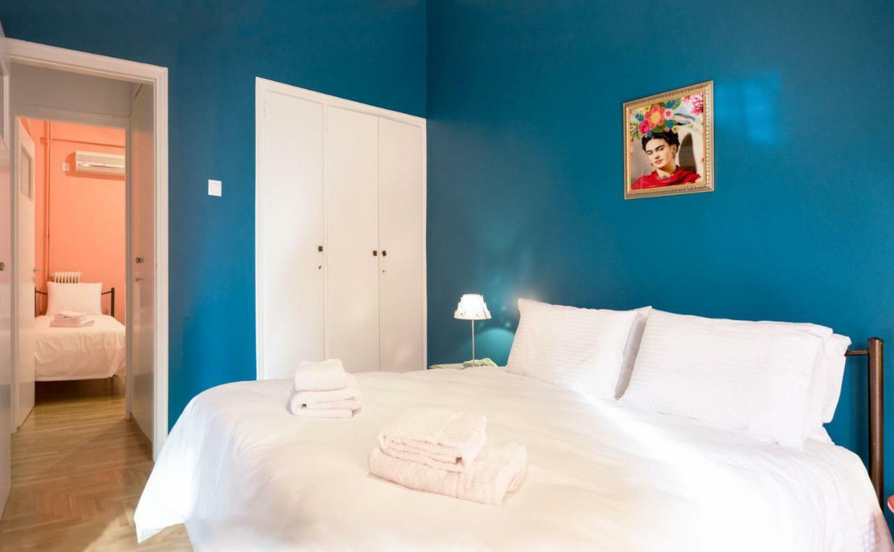 "Casa De Colores", Next To The Metro Athene Buitenkant foto