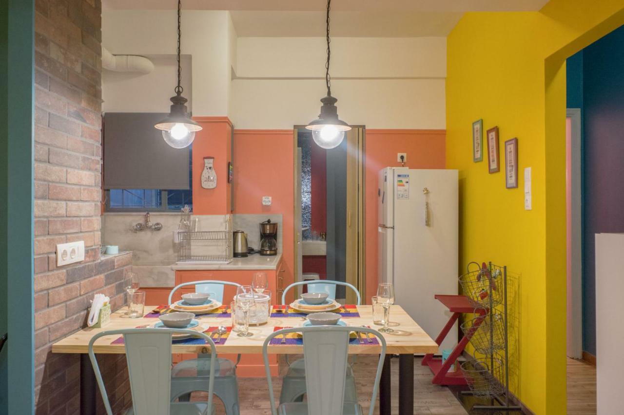 "Casa De Colores", Next To The Metro Athene Buitenkant foto