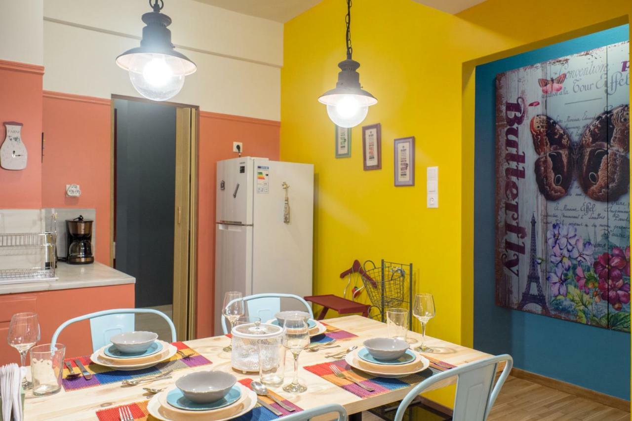 "Casa De Colores", Next To The Metro Athene Buitenkant foto